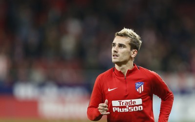 幻影体育精华-乌兹别克斯坦队核心伤愈复出即进球